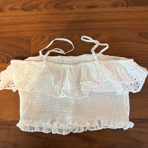 White crop top from Fashion Nova - Picture 2 of 3